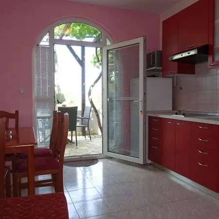 Ivo Appartement *