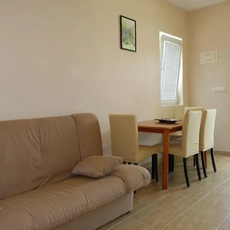 Ivo Apartman